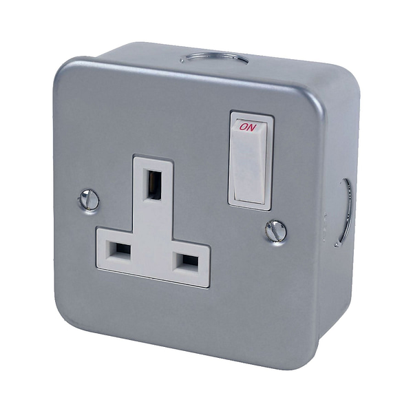 1 gang 13 amp Metal Clad Wall Socket Switched